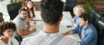 Qui peut licencier le directeur d’une association ?